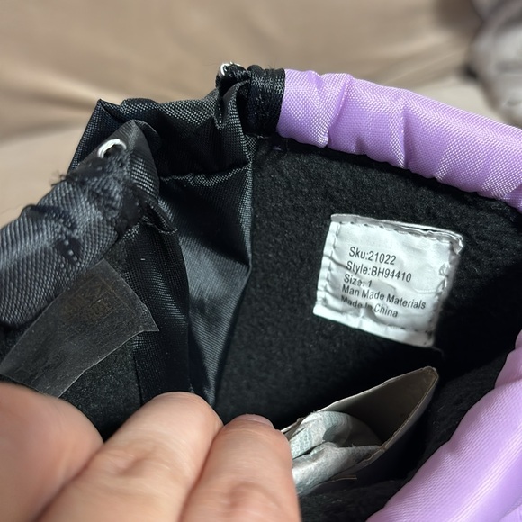 Girls Slip-Resistant & Insulated Snow boot-Size one - Picture 9 of 13